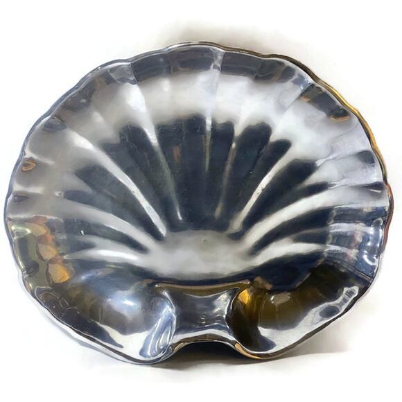 Wilton Metal Silver Clam Dish Serving Platter 11.75 x 9.5 x 2.25 - Picture 9 of 10